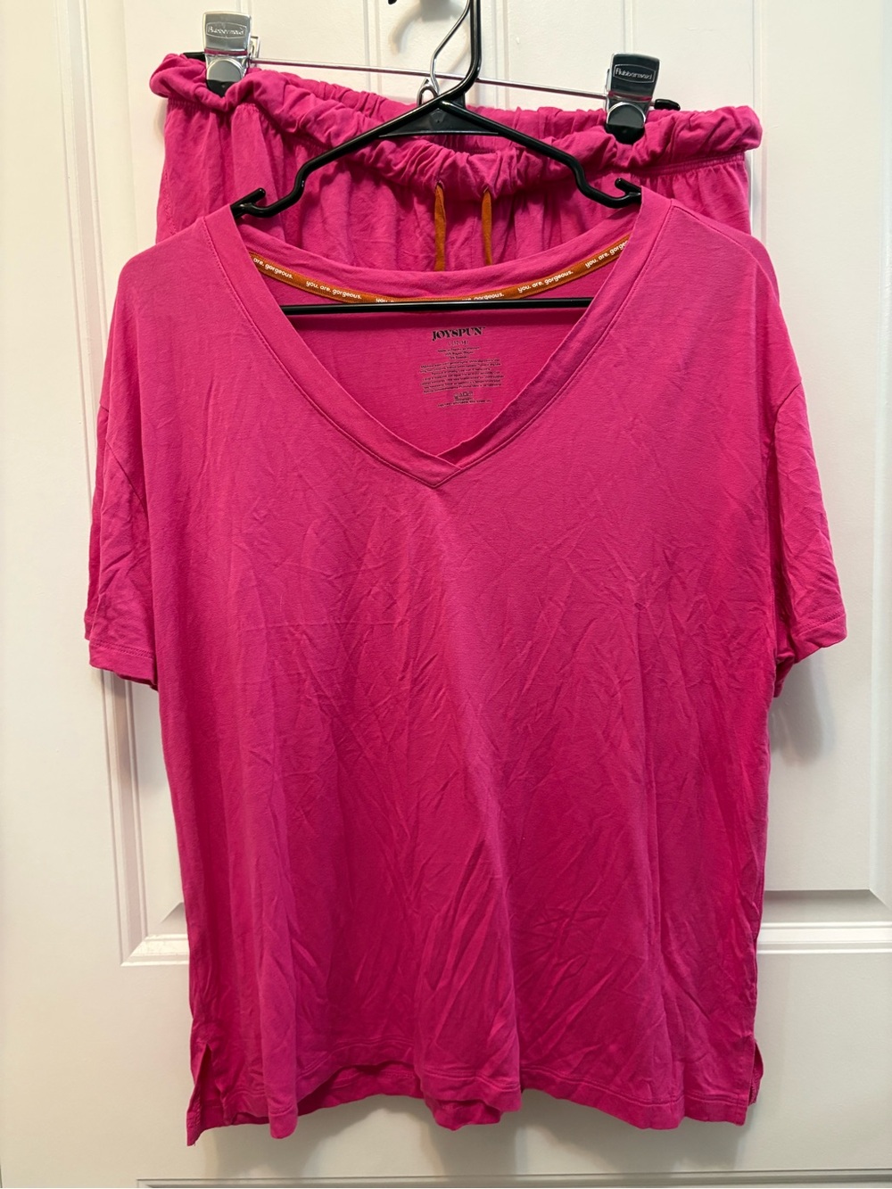 Joyspun 2 piece pajama set in hot pink. V-Neck Top and Shorts. Size Large.